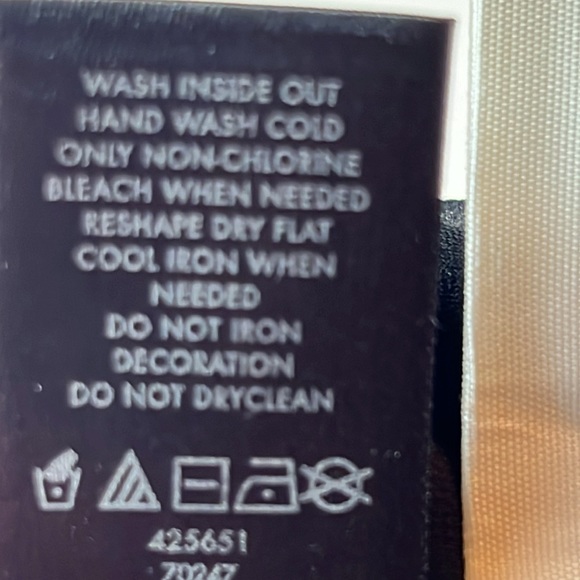 🖤GORGEOUS BLACK ANN TAYLOR TOP WITH SPARKLY RHINESTONES & BEADS. SIZE SMALL.💎 - Picture 13 of 14